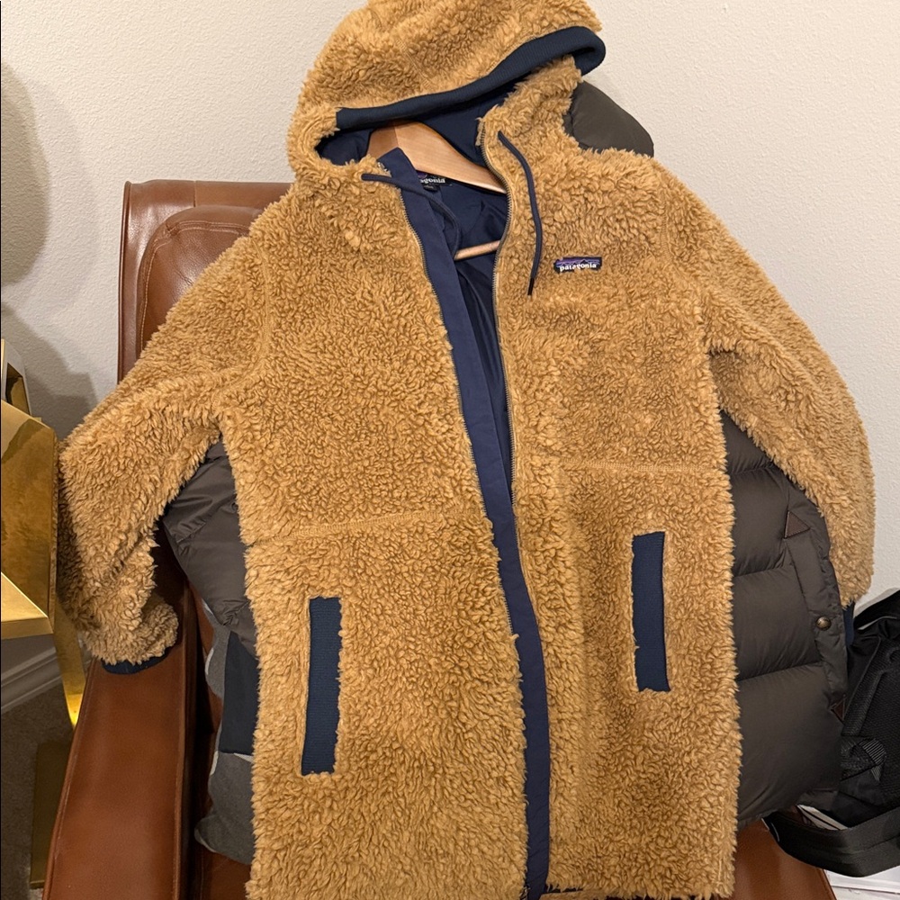 Patagonia Brown Fleece Jacket with Navy Accents